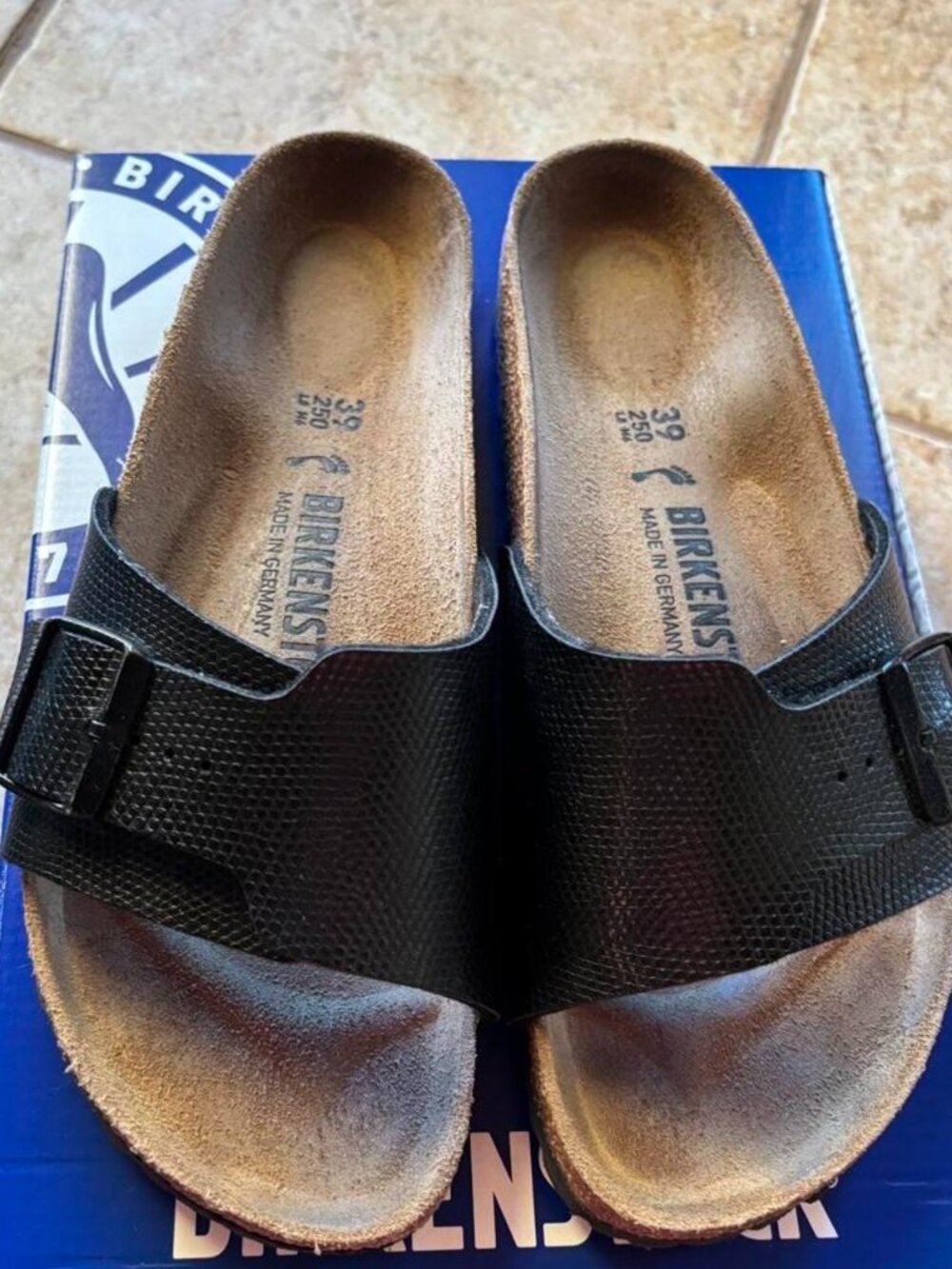 Birkenstock Catalina Shiny Lizard Birko-Flor Sandals Women’s Size  8 US / 39 EU